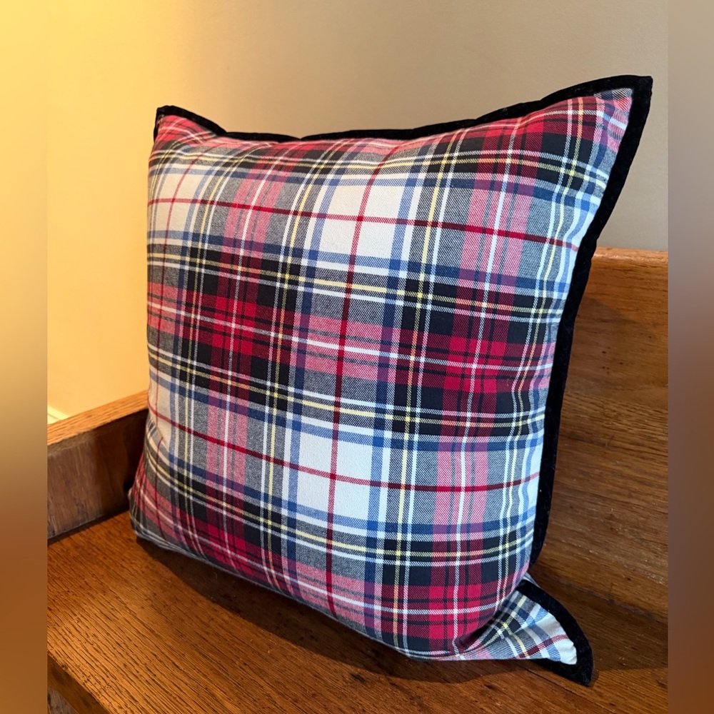 Ralph Lauren Festive Cozy Tartan Plaid Velvet Trim Pillow Red White Blue Black
